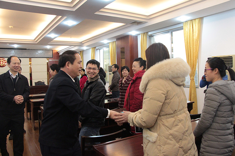 梧州市委書(shū)記全桂壽春節(jié)給市總工會(huì)干部職工拜年