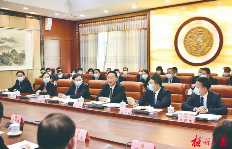 順流而下立潮頭，溯流而進(jìn)爭(zhēng)上游！劉寧參加梧州市代表團(tuán)審議