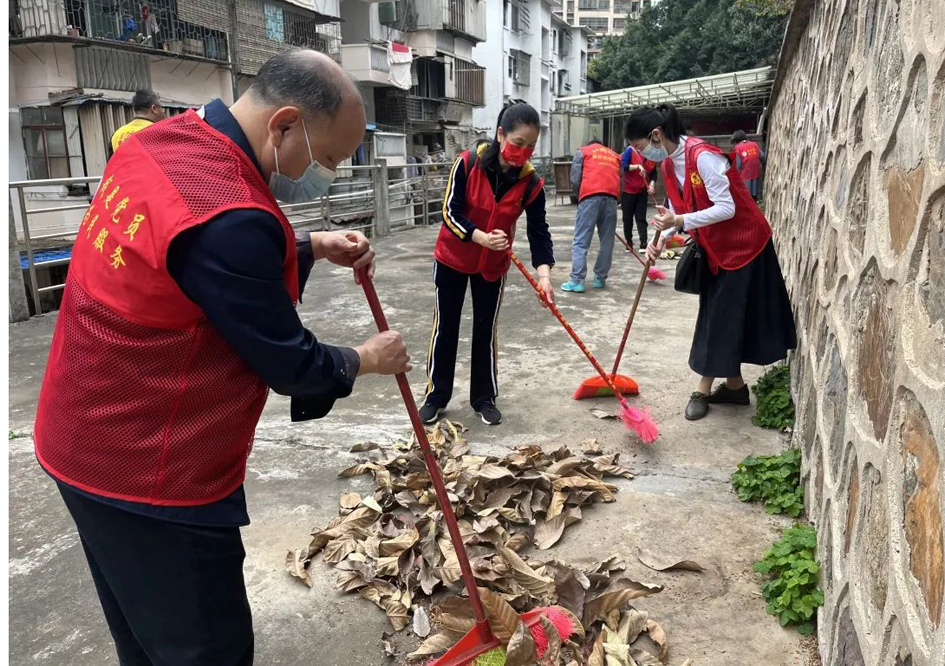 群力協(xié)作同清潔，學習雷鋒好榜樣