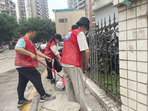 【創(chuàng)文明城】助力創(chuàng)全國(guó)文明城，工會(huì)志愿者在行動(dòng)