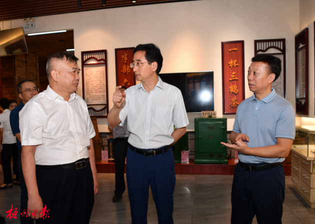 保護(hù)傳承紅色資源 創(chuàng)新建設(shè)工人隊(duì)伍丨張曉欽來(lái)梧檢查調(diào)研條例實(shí)施和工會(huì)工作