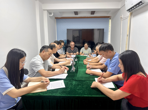 市總工會(huì)調(diào)研組到萬(wàn)秀區(qū)、長(zhǎng)洲總工會(huì)指導(dǎo)交流工會(huì)工作