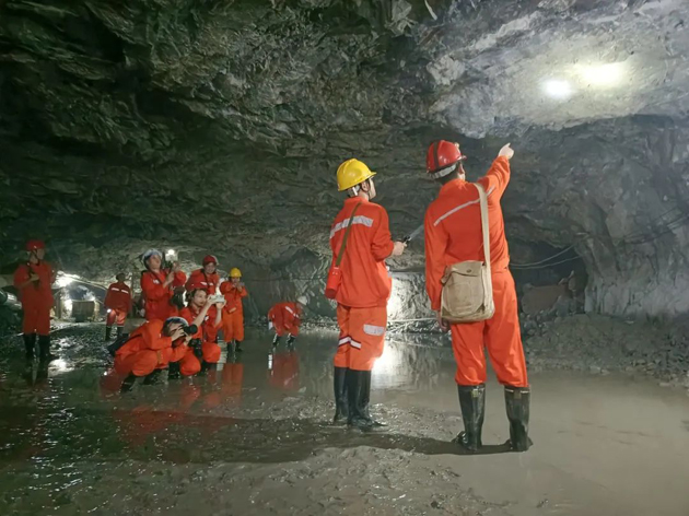 get技能！ 佛子公司工會舉辦攝影知識培訓(xùn)班