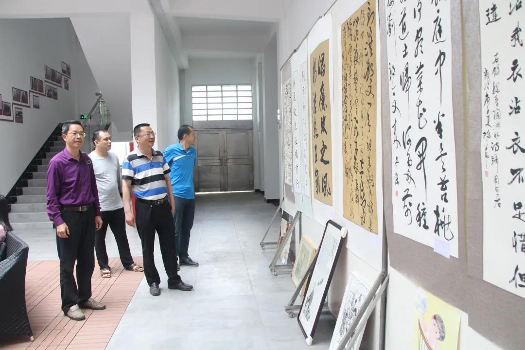 岑溪市總工會(huì)舉辦“中國夢(mèng)·勞動(dòng)美”職工書畫作品比賽