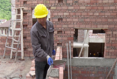 泥瓦工、快遞員也能評高層次人才，還有人獲100萬補貼