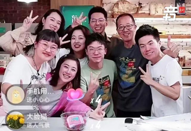 打工新鮮事丨一邊“上課”，一邊“賣大米”，被他的直播語錄圈粉了~