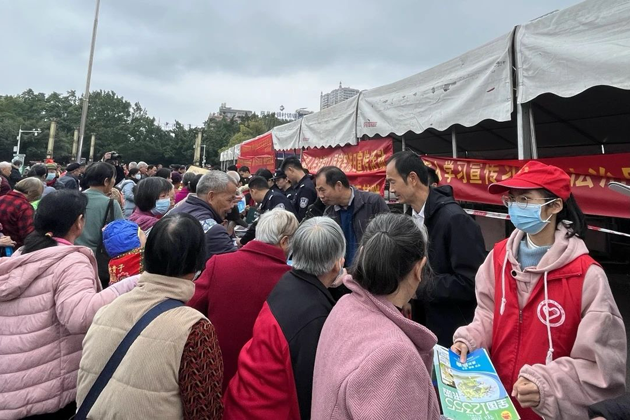 藤縣總工會(huì)開展2023年“憲法宣傳周”集中宣傳