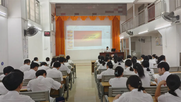 勞動(dòng)點(diǎn)燃?jí)粝?匠心照亮未來(lái)