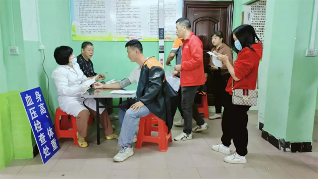 藤縣總工會為新就業(yè)形態(tài)勞動(dòng)者送上移動(dòng)體檢“大禮包”